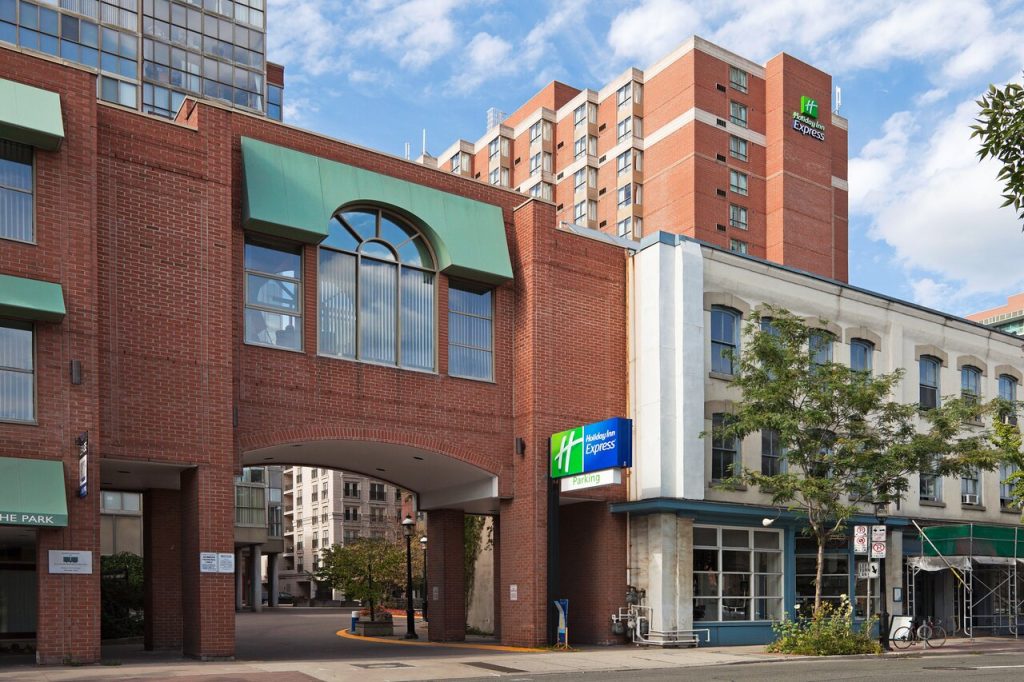 Holiday Inn Express Toronto Downtown By Ihg's Image - Contact us to remove.